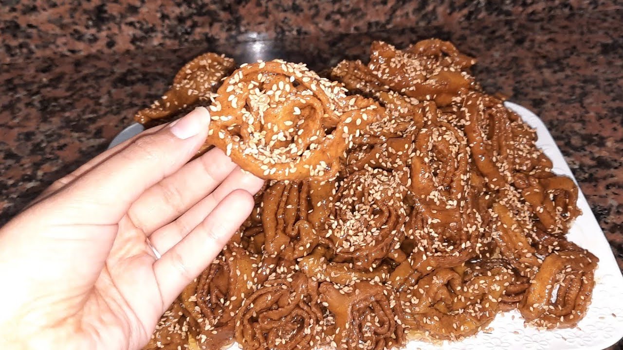 جديد طريقة سهلة  و بسيطة لتحضير شباكية هشيشة و لذيذة