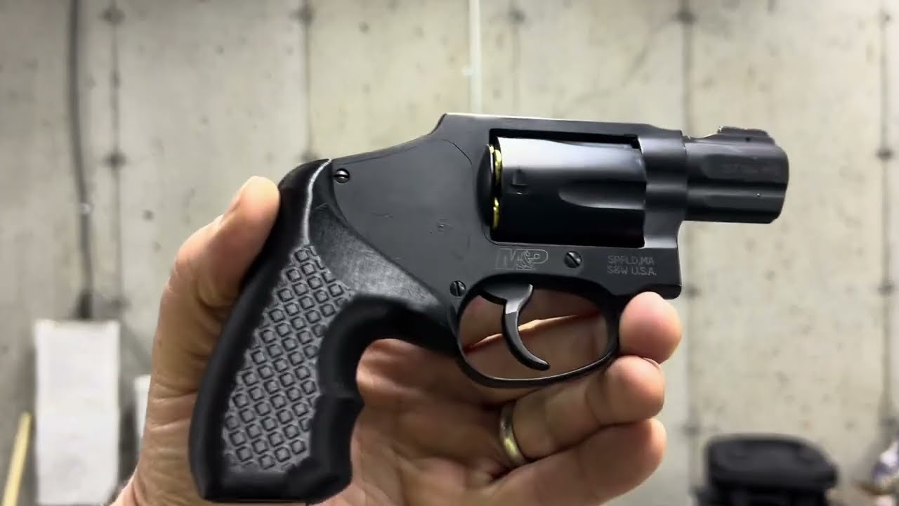 Обзор и тестирование рукояток для револьверов Recoil Rider, модель J-frame, с использованием тайм...
