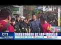 【每日必看】男"懸空掛4樓窗台"搖搖欲墜 網傻眼:躲正宮還躲警察?! 20260630