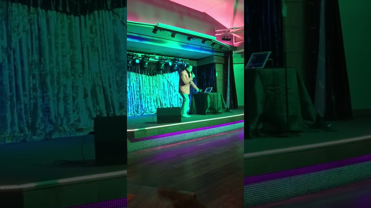 Mark as Shakin’ Stevens - Quinn Artistes Entertainment