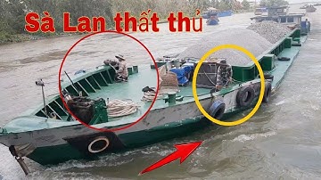 Ghe sắt.Sà lan vượt cống thất bại khi gặp dòng nước chảy như Thác đổ