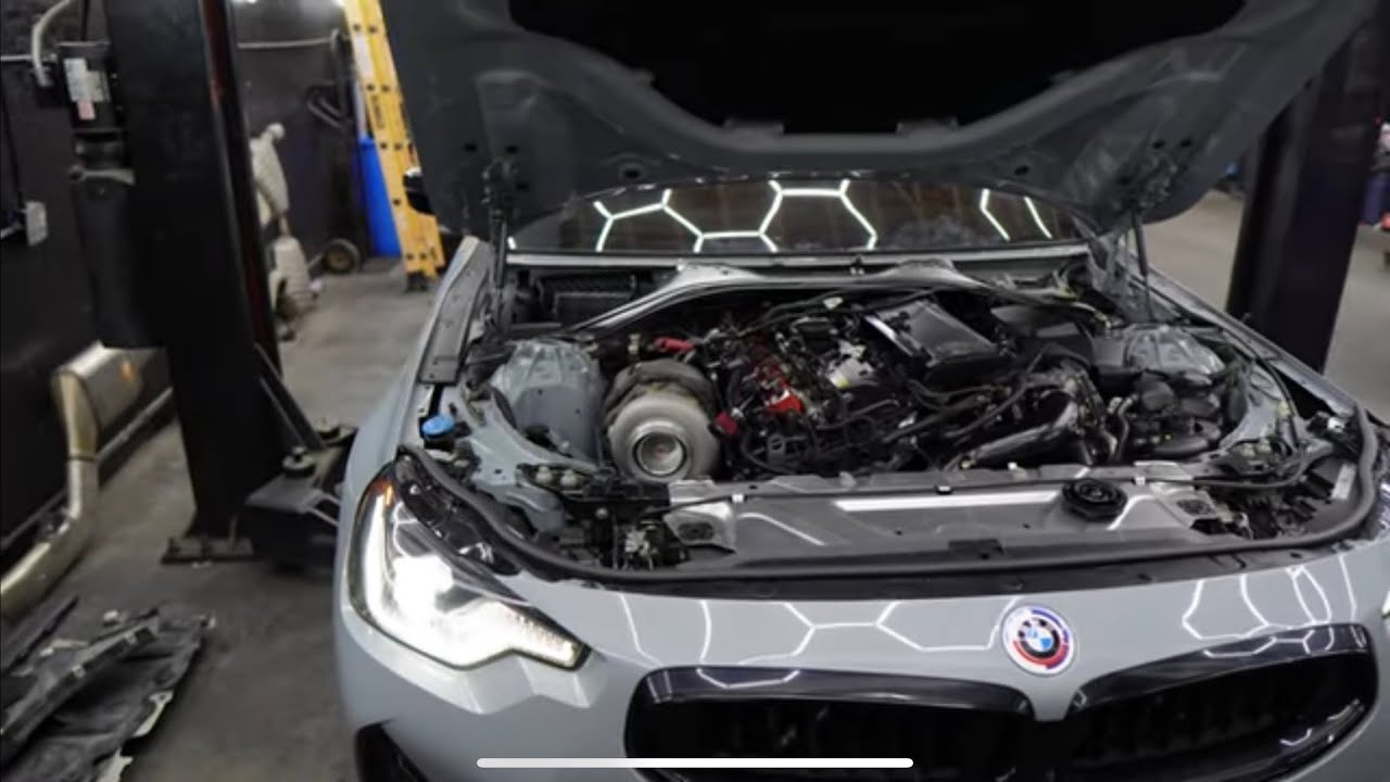 INSTALLING A BIG TURBO ON A M240i XDRIVE 900HP - YouTube