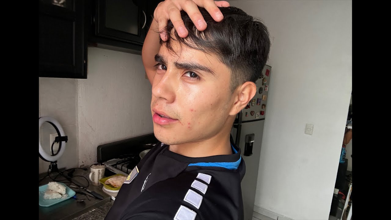 Emiliano Torres está en vivo otra vez haciendo de tragar.!