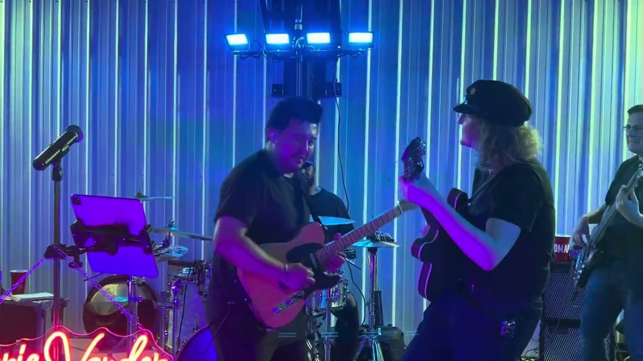 Capturing Unscripted Magic-Annie Vander-Full Band 🎸🎶