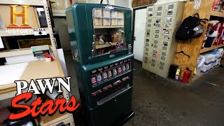 Pawn Stars: Chum's SUPER SWEET DEAL for 1940s Candy Machine (Season 18) | History screenshot 5