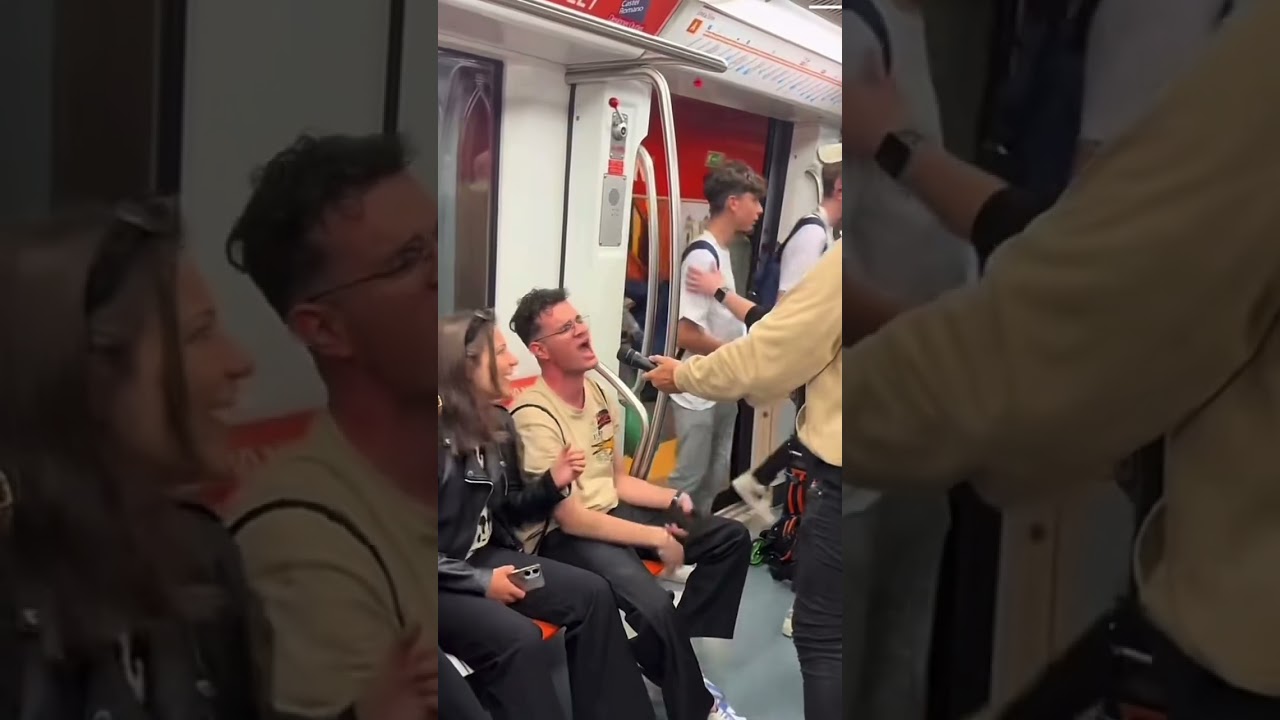 "Incoscienti giovani" sung in Rome's subways.