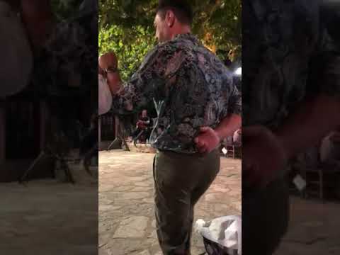 Νίκος Ρούμπος —