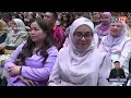 Learn from Sabah, Sarawak leaders, Anwar tells politicians as Zahid looks on