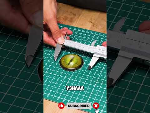 Он навсегда сохранил лапку своего кота 😻🥹 мини-игрушки из дерева — мастер-классы по дереву #short