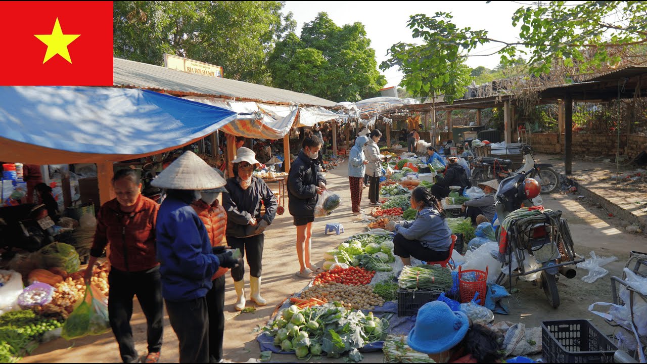 Реальная жизнь на вьетнамском рынке 🇻🇳 | Последние дни 2025 года в Ханое