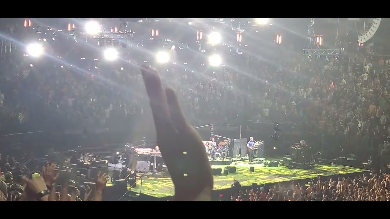 Phish Show of Life Tweezer Reprise 12/31/22 MSG YouTube