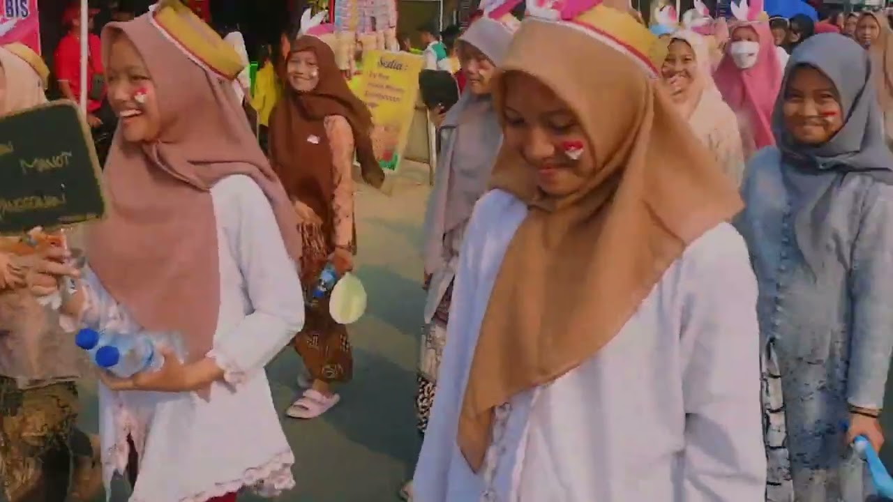 KARNAVAL KEMERDEKAAN HUT RI-79 SANTRI PP AL-QUTUB & SMP IT AL QUTUB CENDEKIA SEKECAMATAN WONOPRINGGO