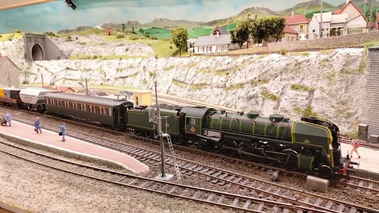 Film le train du tertre oficiel