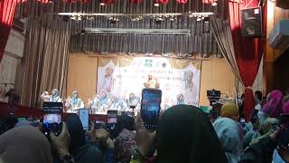 SHOLAWAT WAHDANA DAN,HJ HAFIQ AZIZAH