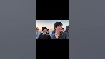الاعضاء يحارشون جين على العمر 