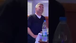 Metin Şentürke Benzeyen Ve Onun Taklidini Yapan Adam