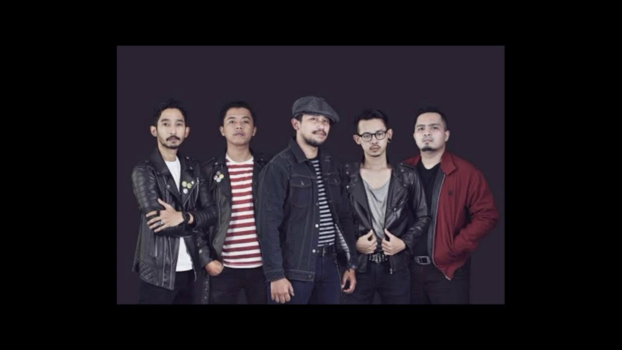 Rebellion Rose feat. Warlord JRX - Akulah Peluru (Lirik) Rebellion Rose feat. Warlord JRX - Akulah Peluru (Lirik)