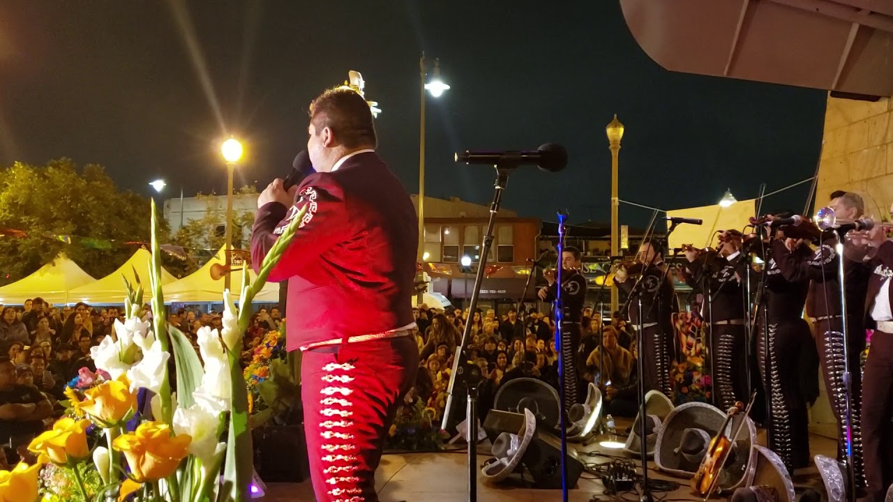 Plaza del Mariachi Los Angeles Mariachi Vargas de Tecalitlán