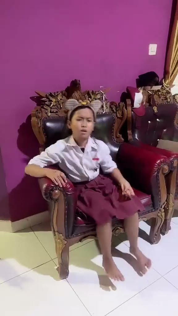 Vidio kocak dan gokil @nyaikembang1nyaikembang1 /nenek?