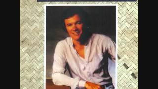 Watch David Gates He Dont Know How To Love You video