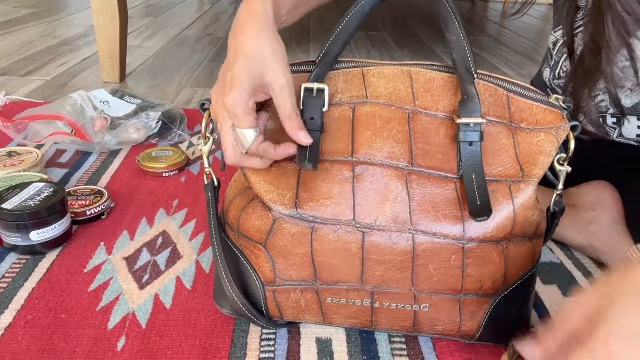 How to Clean a Thrifted Leather Bag - YouTube