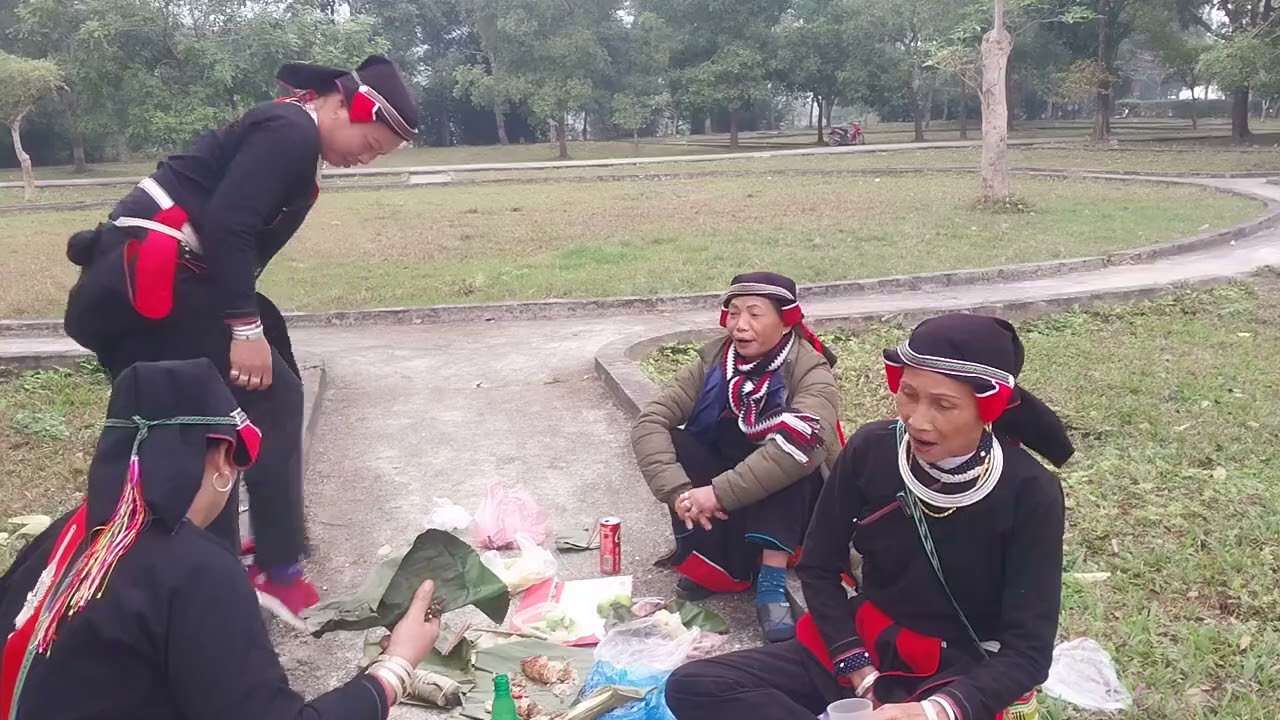 lễ hội lồng tồng huyện Bắc Quang các bạn hát giao lưu