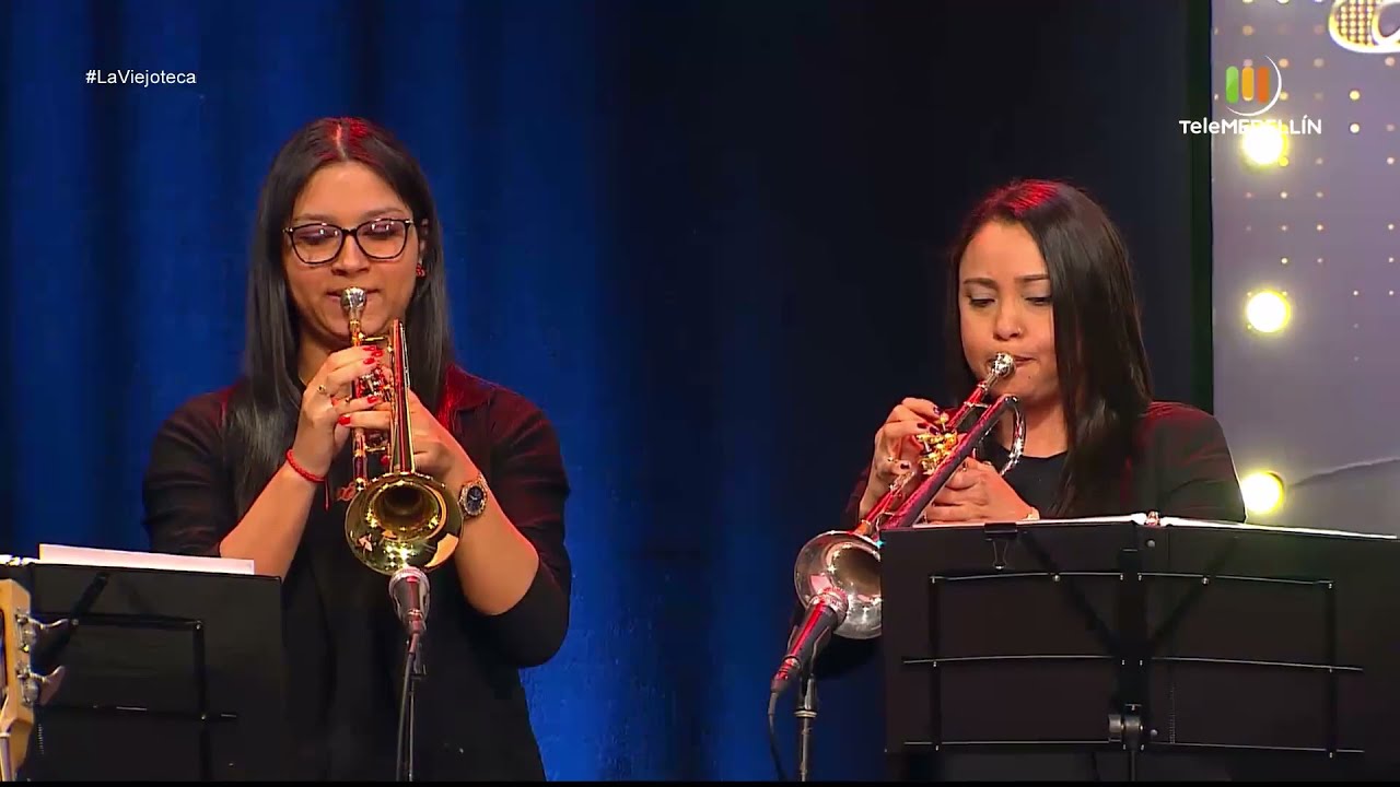 Diciembre azul Tropinova