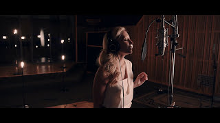 Lindsay Solo "Moon River"