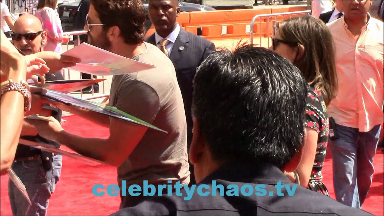 Gerard Butler arrives to How to Train your Dragon 2