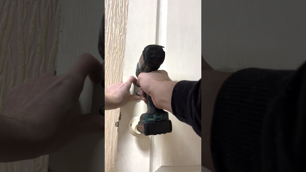 90 летний старик#work #construction #ремонт #ремонтдверей #замок #motivationalvideo #shortsvideo