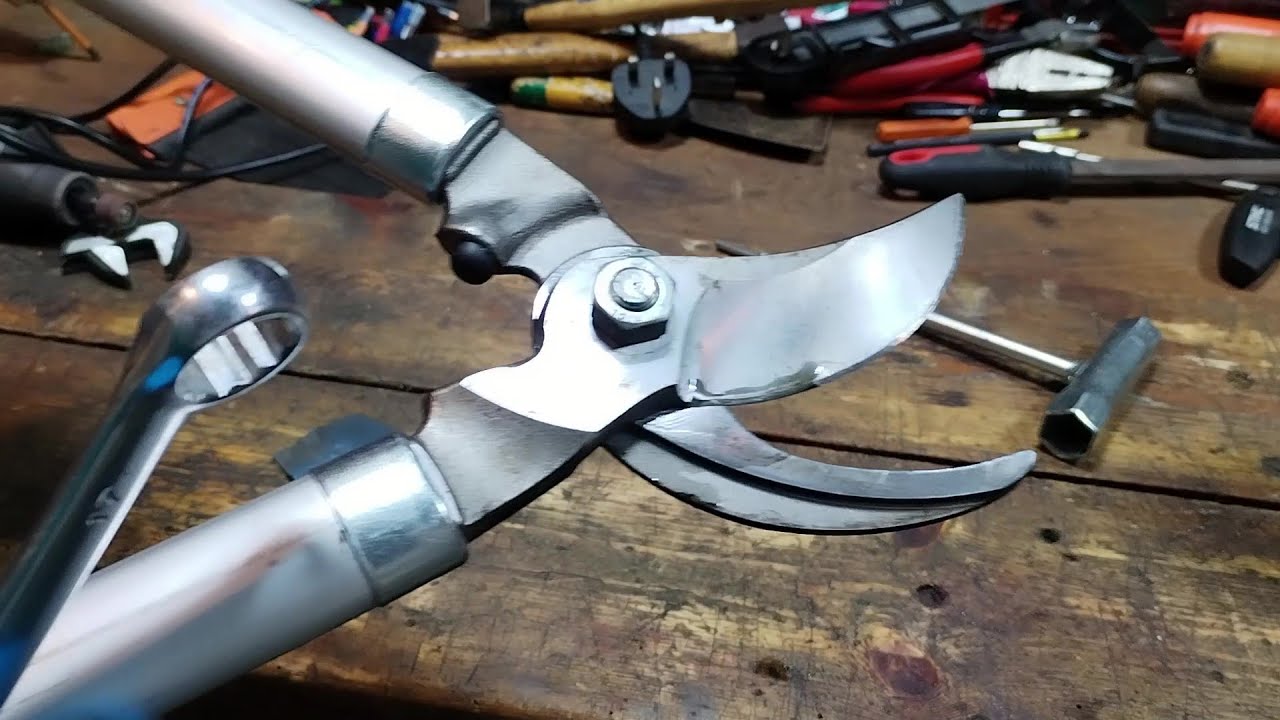 Sharpening PRUNING SHEARS / LOPPERS with A Dremel YouTube