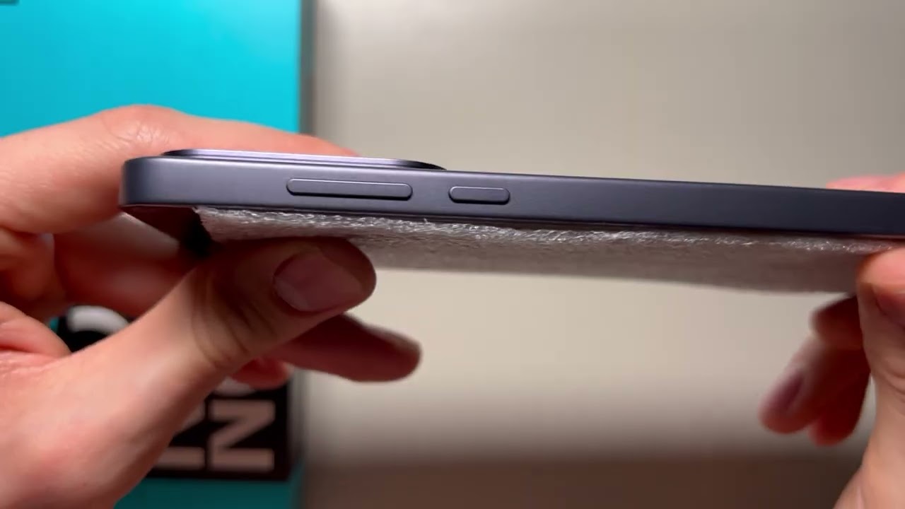 Does OnePlus Nord 5 have Headphone Jack?