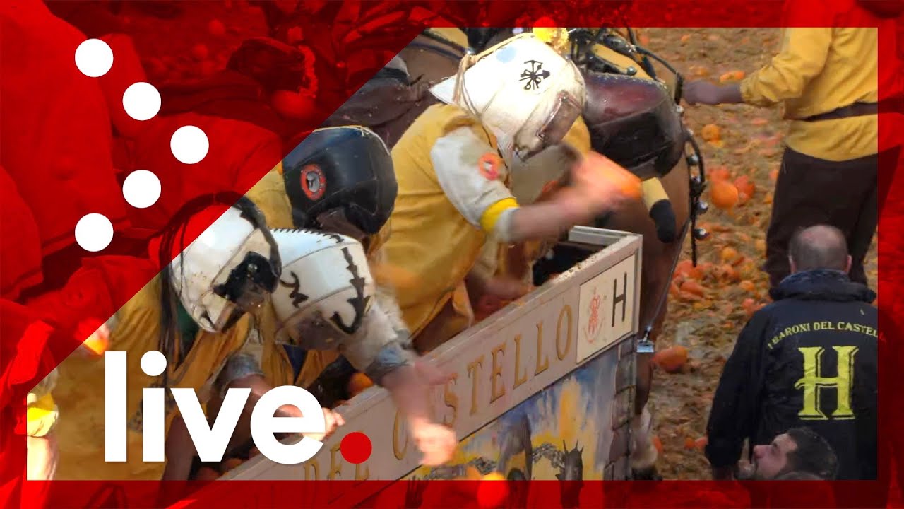 LIVE Carnevale, a Ivrea è la domenica della battaglia delle arance: diretta video