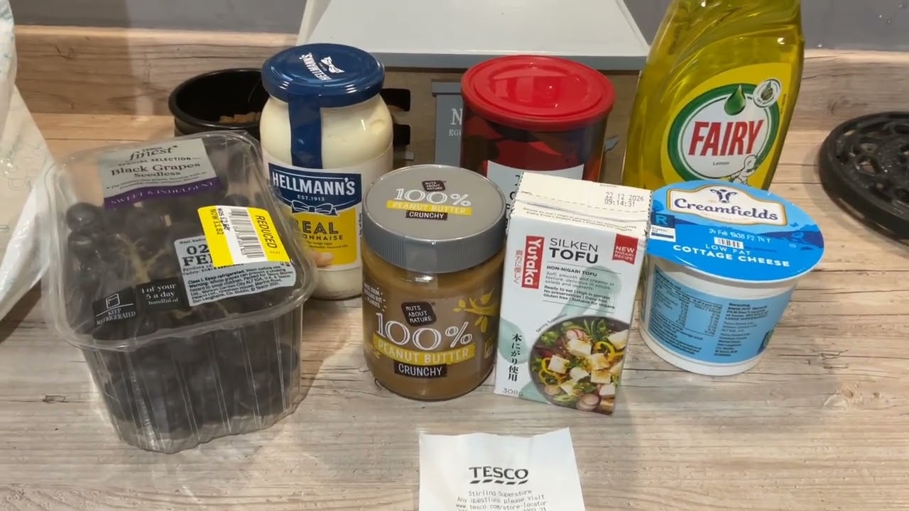 Полезный шоколадный мусс и мини-магазин Tesco.