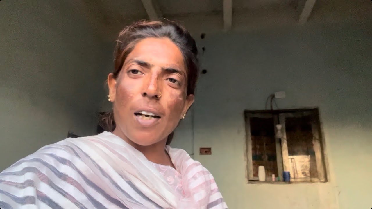 bacchon ki aaj Badi Mushkil se uniform Doi  / gopal sonia