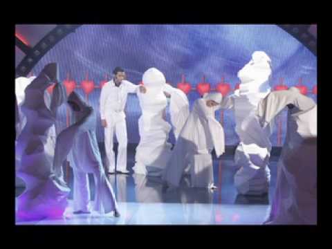   العندليب من يكون