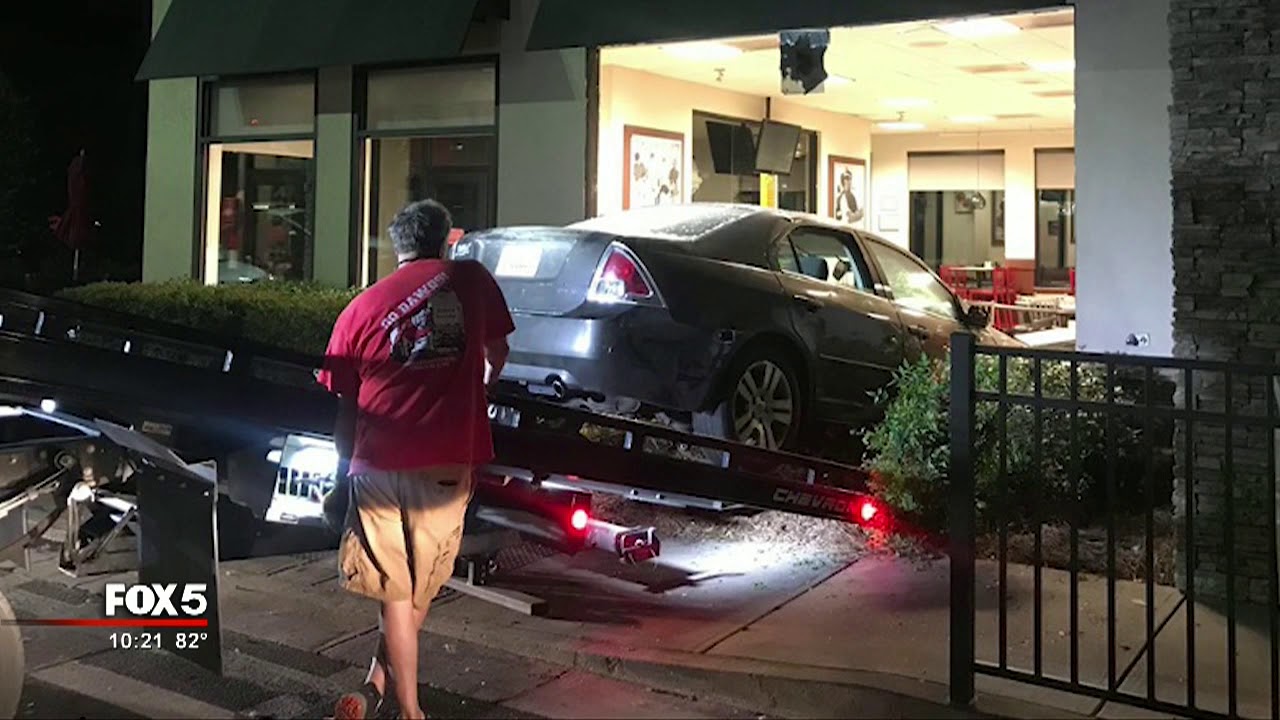 Driver crashes stolen car into restaurant - YouTube