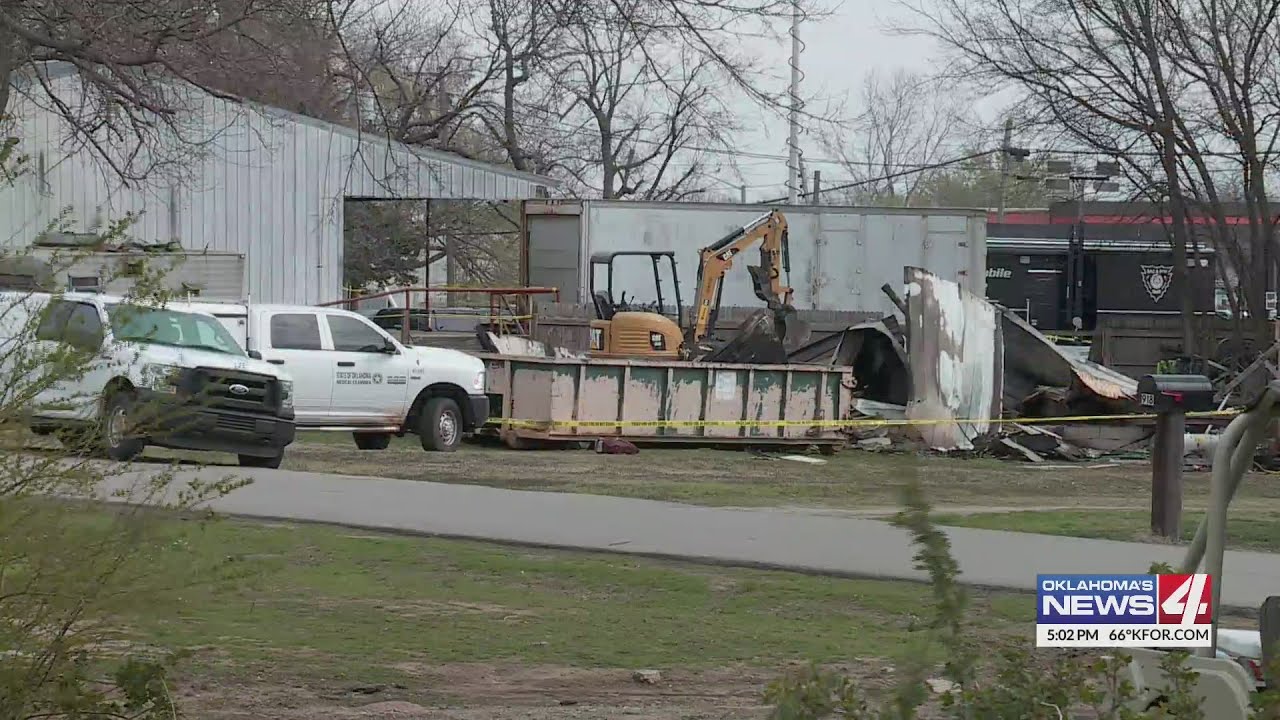 Deadly house fire under investigation in Stroud - YouTube