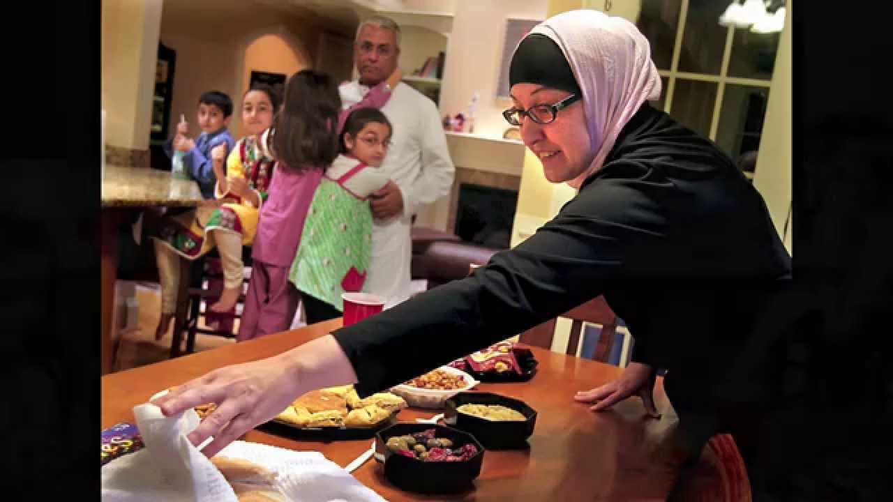 The Rana family of Raleigh participates in the Iftar meal - YouTube