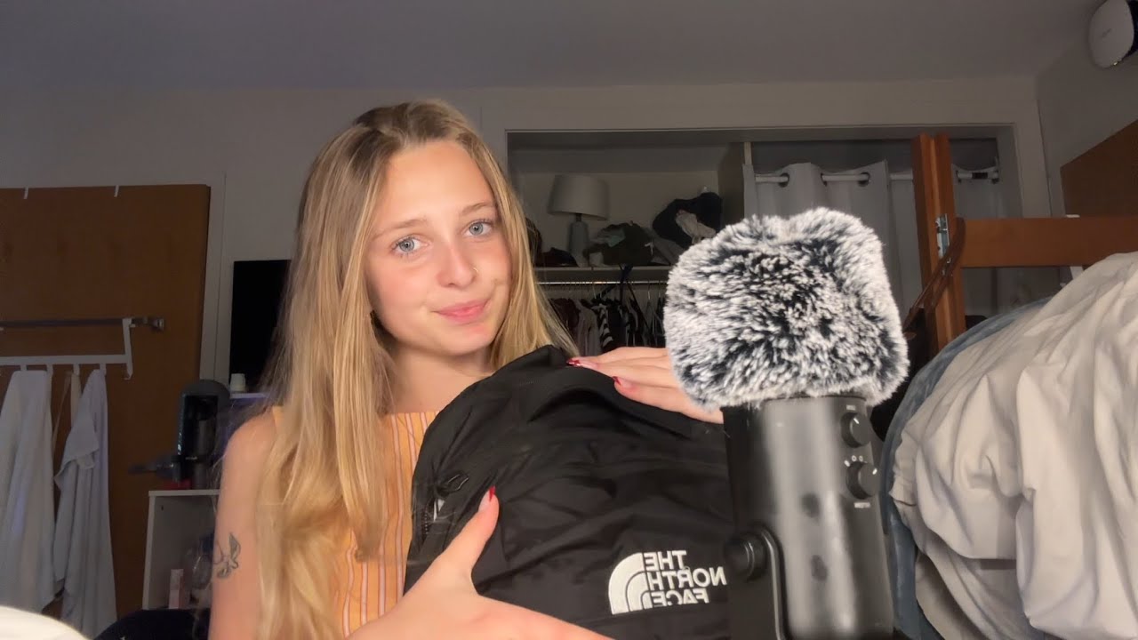 ASMR What’s In My Backpack (College Edition👩‍🔬)
