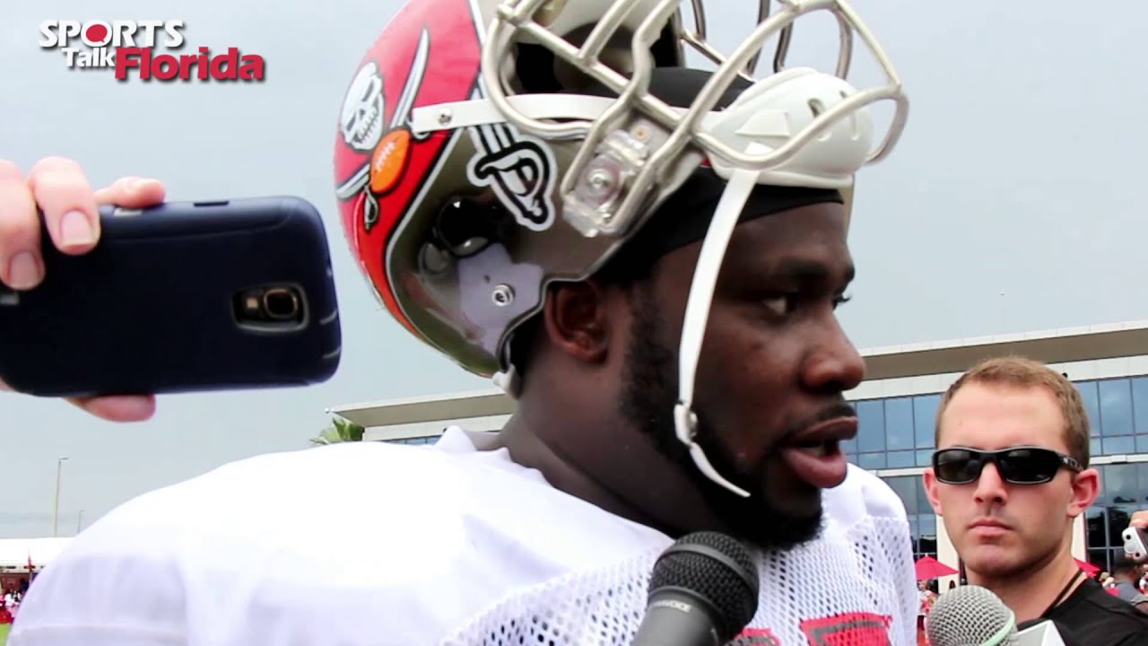 nfl news Bucs' Oniel Cousins Recognizes the Need for Communication on O-Line