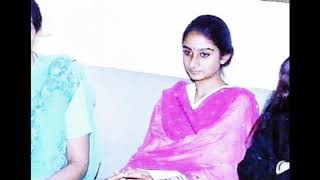Harsimrt Kaur Badal With Her Mom Sukhmanjus Majitha Old Photo
