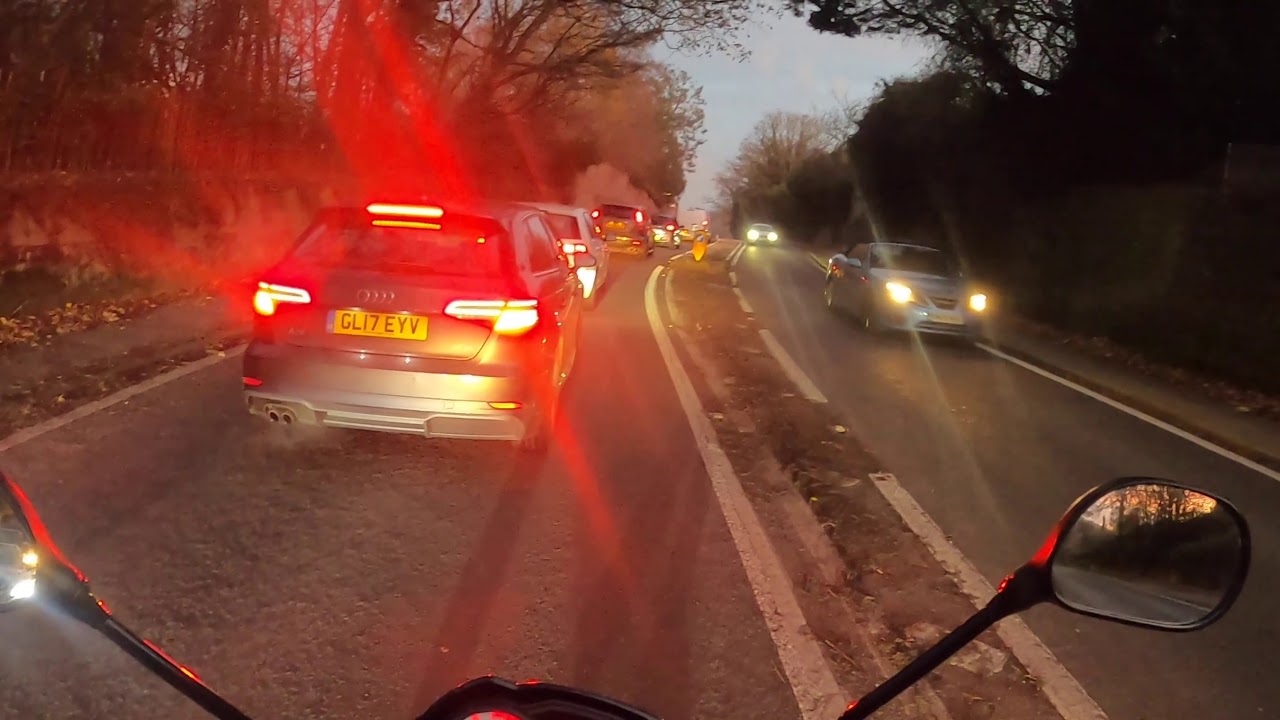 GoPro Hero 8 Ride 15 | Yamaha YS 125 Ride | Close call+Wheelie | Big scary trucks |Filter+Car Crash