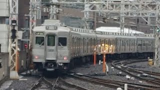 泉北3000系3519F＋3523F発車からの南海電鉄6000系6001F復刻無塗装車発車シーン　なんば駅にて