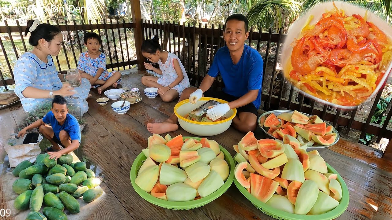 Hôm nay bin làm Mắm Tép Đu Đủ. CƠM TRƯA ĐUÔI HEO HẦM ĐU ĐỦ - Bin Đen Family