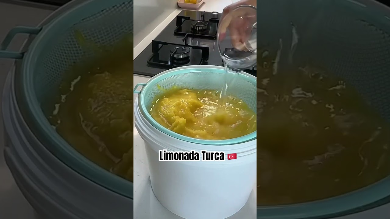 Limonada turca/2limones ,1 naranja (congelados)1 taza azúcar 1 1/2 litro de agua y una pizca d sal
