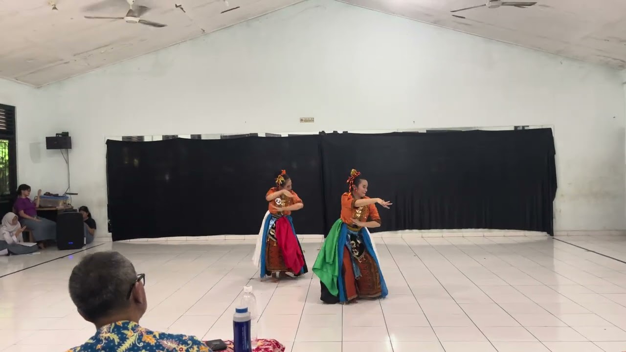 Tari Terbelenggu karya kak Ninuk, dalam lomba FLS3N DKI Jakarta, perwakilan dari SMA 34 Jaksel 