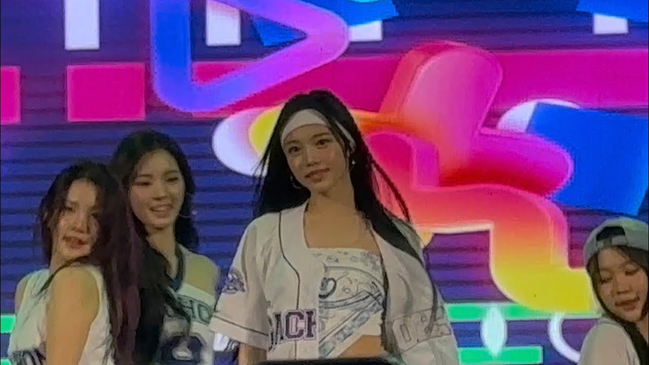 하츠투하츠(hearts2hearts) 이안 직캠 250909 가천대 축제 무한전야