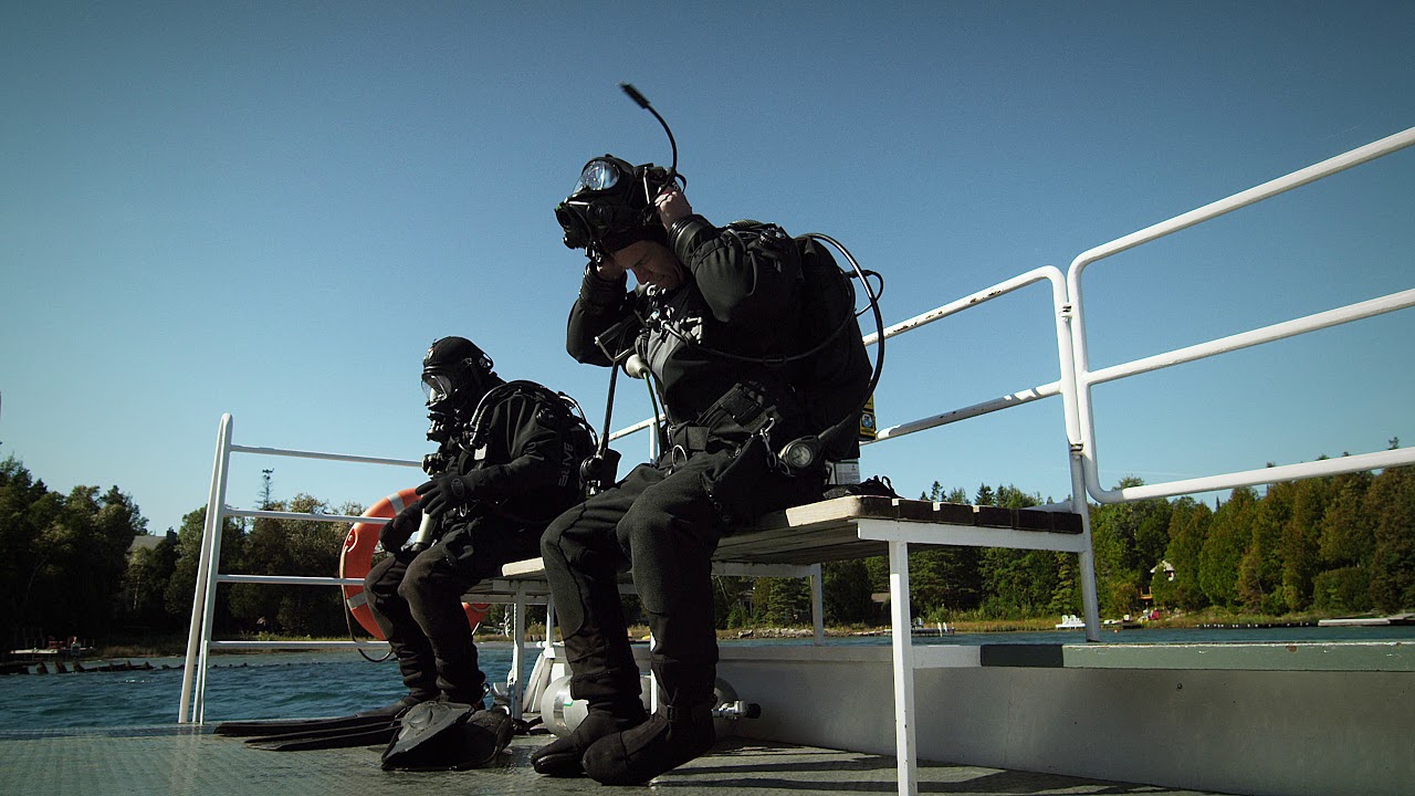 DESCENDING 4K | S1 E11 | THE GREAT LAKES | Tobermory