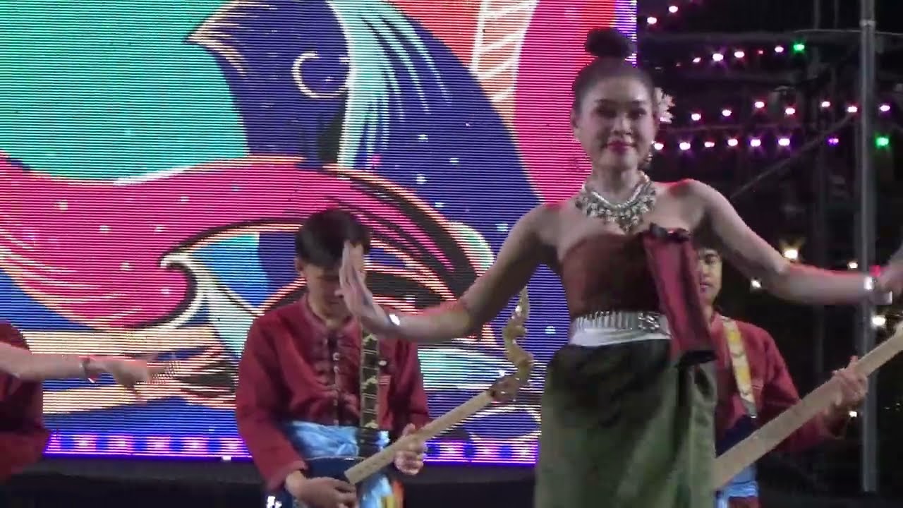 “วงดนตรีพื้นบ้านอีสานฯ” การแสดงจากมหาวิทยาลัยราชภัฏศรีสะเกษ - 'งานศิลปวัฒนธรรมอุดมศึกษา ครั้งที่ ๒๔'